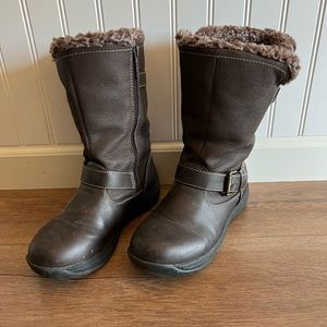 Totes Faux Fire Boots Size 6